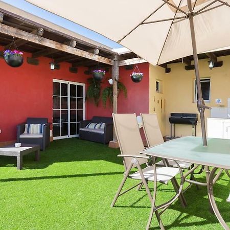 Villa Blanca Tenerife - Private Rooms - Terrace And Bbq, 5 Minutes From The Beach And Airport サン・イシドロ エクステリア 写真