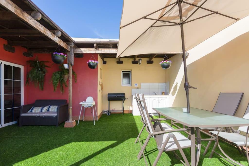 Villa Blanca Tenerife - Private Rooms - Terrace And Bbq, 5 Minutes From The Beach And Airport サン・イシドロ エクステリア 写真
